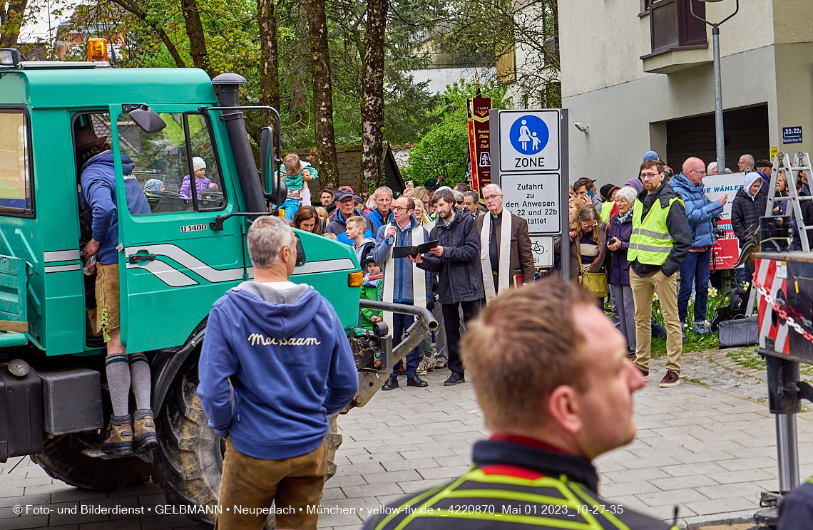 01.05.2023 - Maibaumaufstellung in Berg am Laim